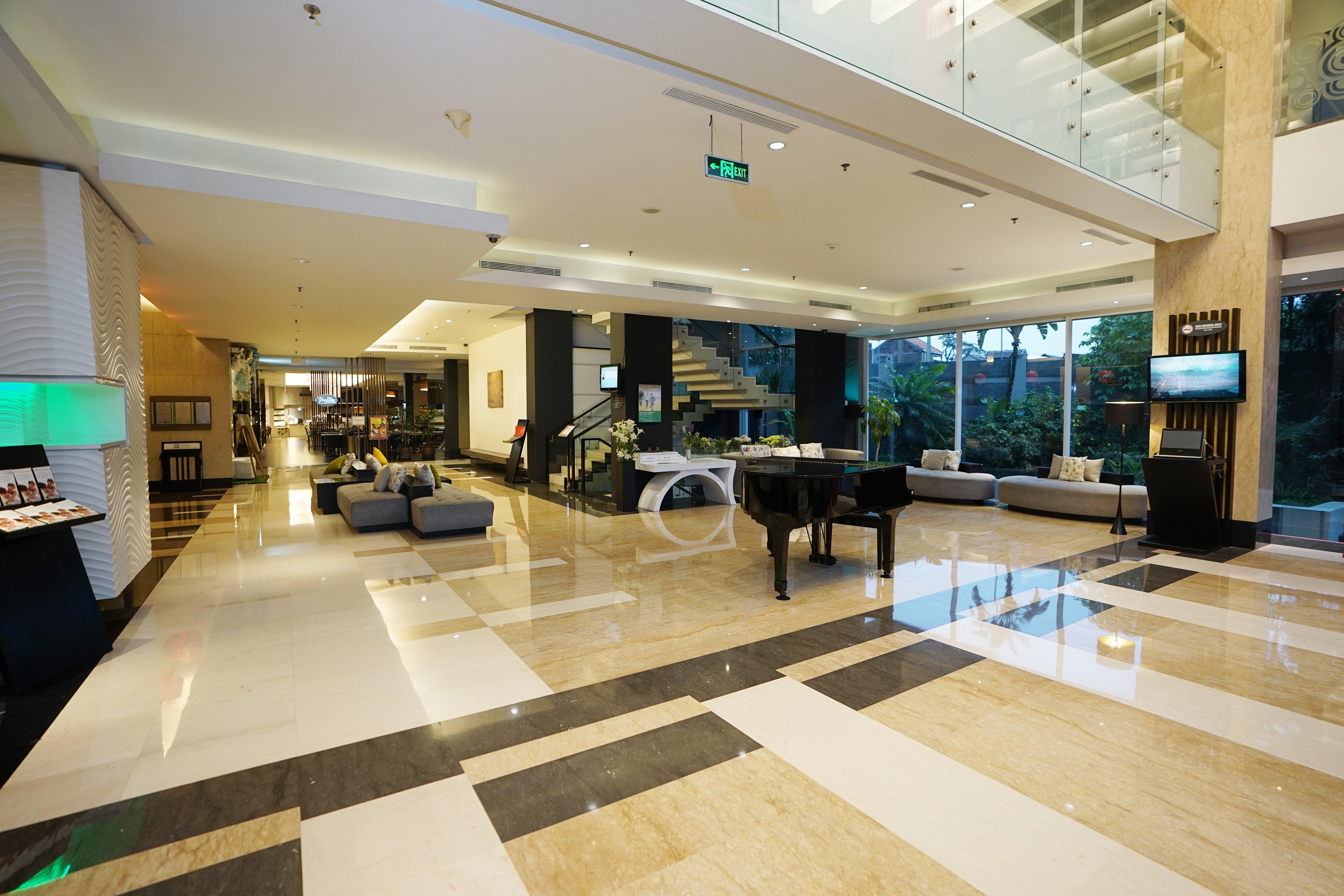 Holiday Inn Bandung Pasteur By Ihg Exterior photo