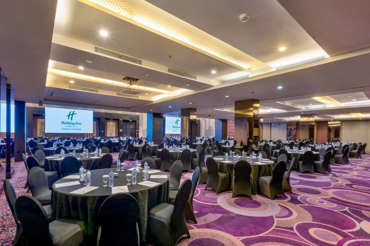 Holiday Inn Bandung Pasteur By Ihg Exterior photo