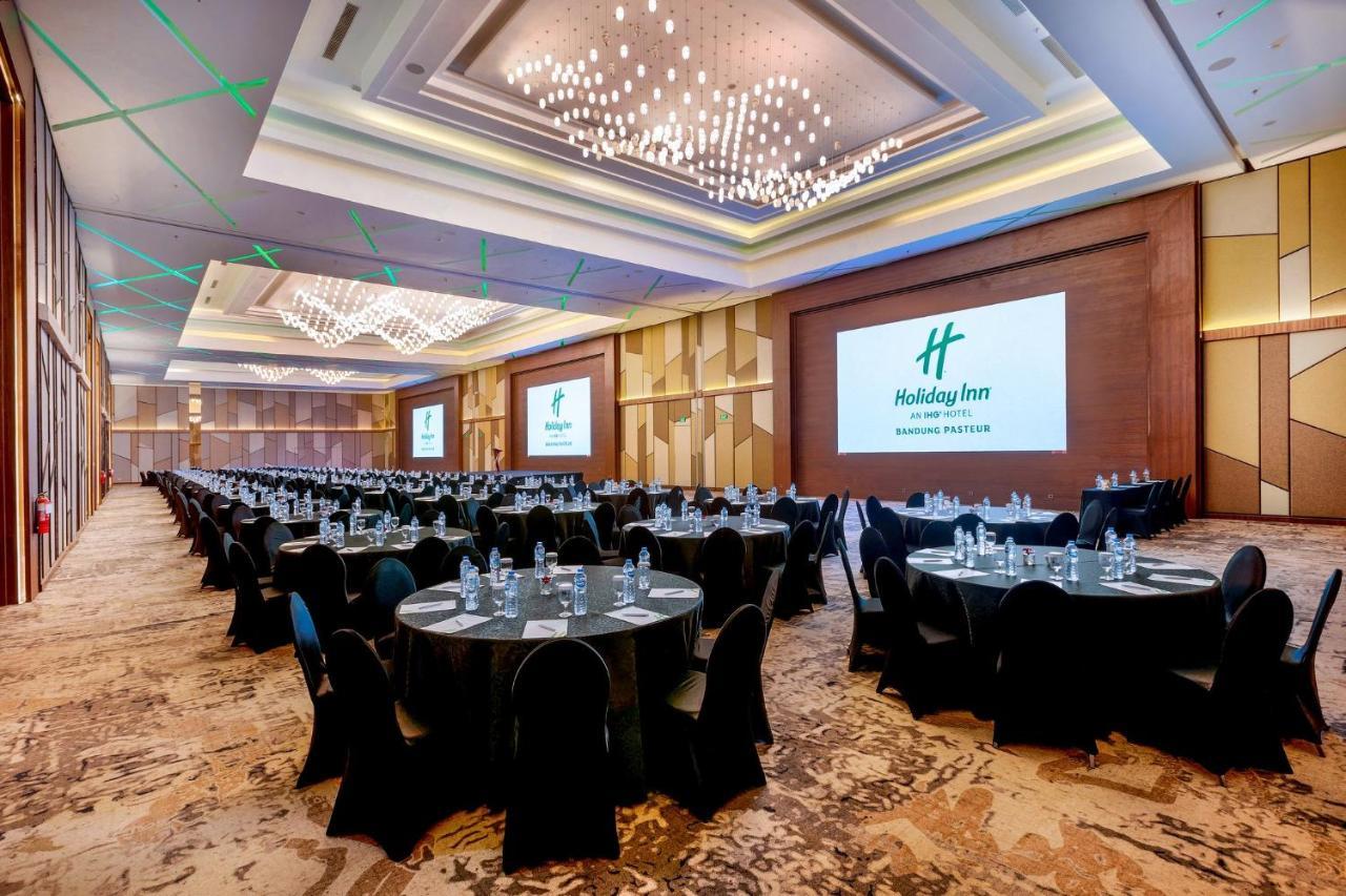 Holiday Inn Bandung Pasteur By Ihg Exterior photo