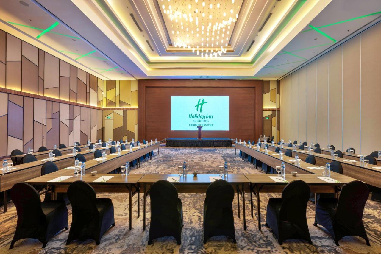 Holiday Inn Bandung Pasteur By Ihg Exterior photo